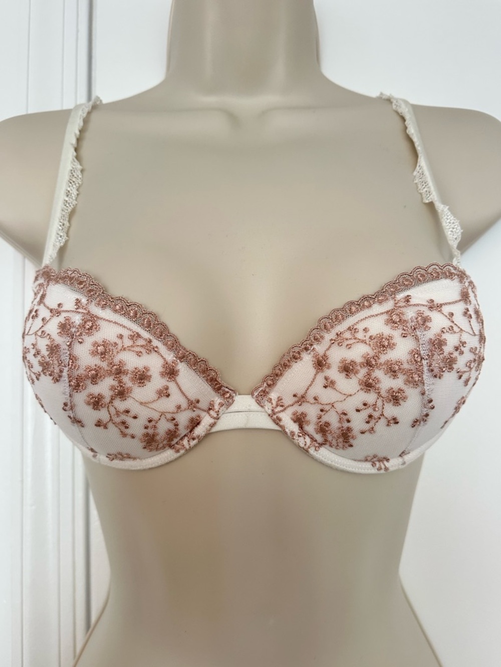 New La Perla Floral Embroidered Lace Bra - White and Pink #079 - Picture 9 of 11